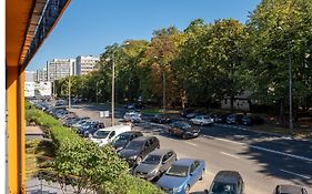 Batorego 220 - 450M Stacja Metra Pola Mokotowskie, 800M Biblioteka Narodowa - 20M Piekny Park Pola Mokotowskie - 800M Do Sgh - Wifi - Smart Tv - Good Apartments